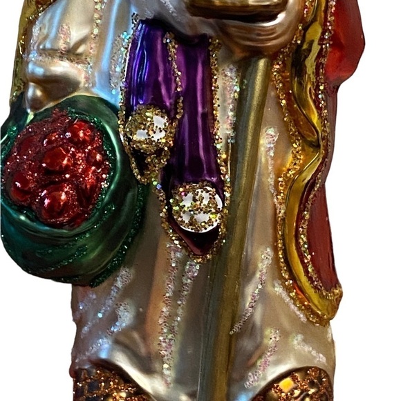 OLD WORLD CHRISTMAS CHRISTMAS TREE ORNAMENT PRIEST WITH BOX - Picture 6 of 10